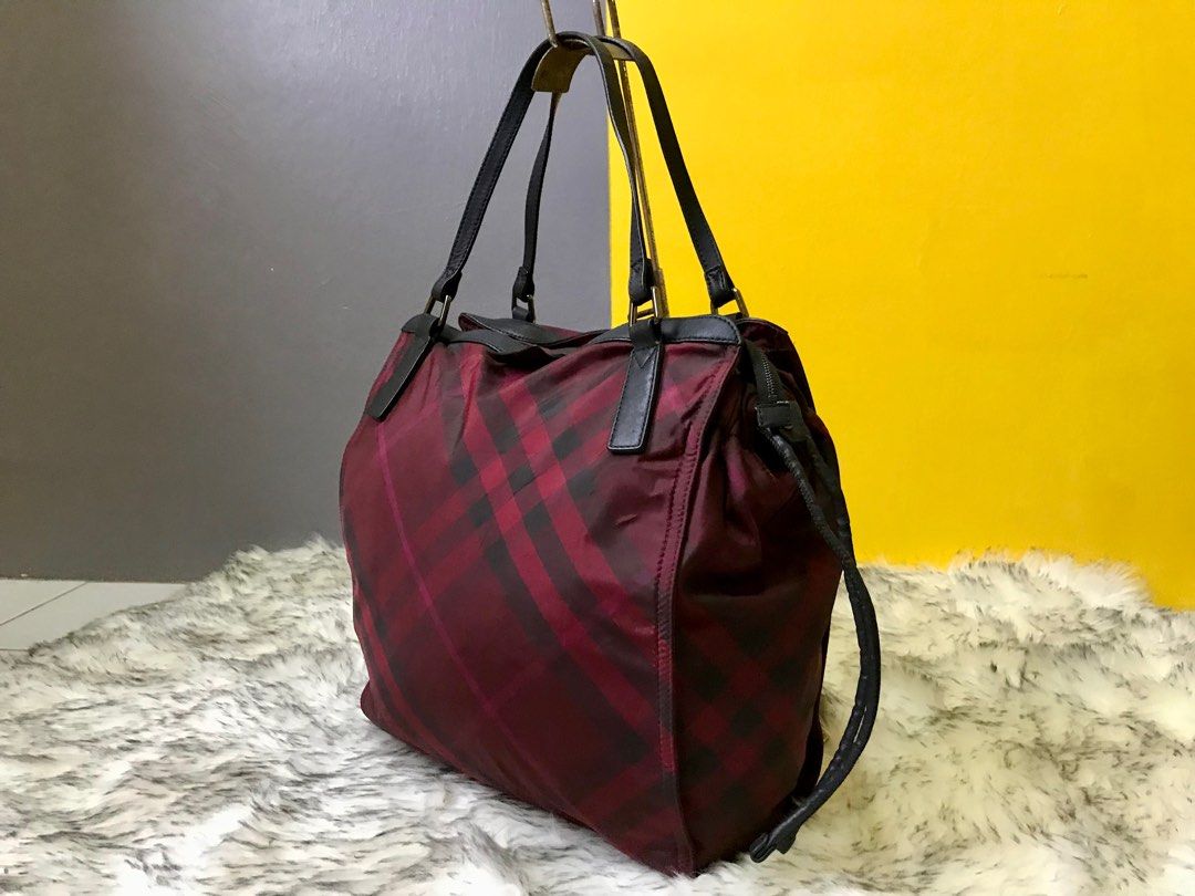 Burberry buckleigh sales packable nylon tote
