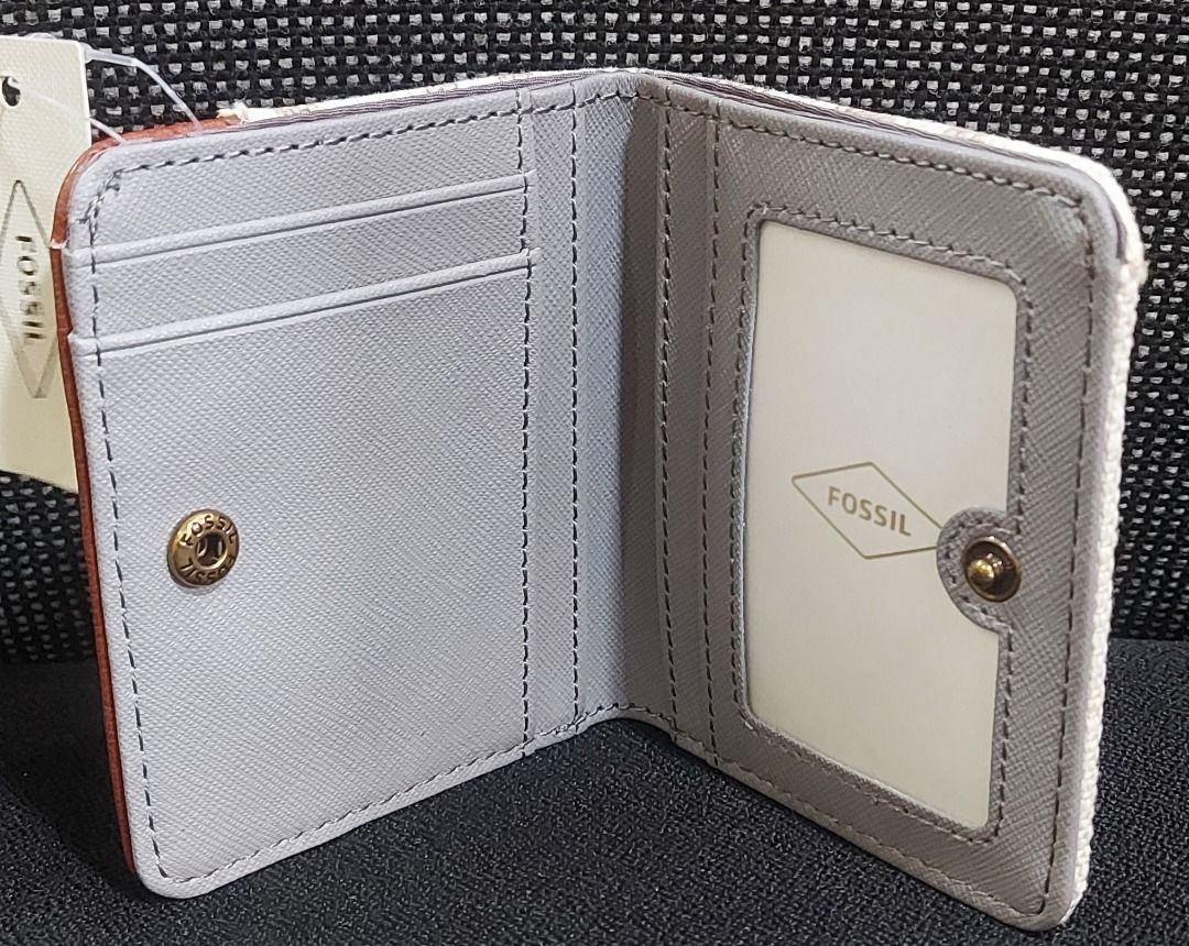 Brand New Fossil card wallet, Women's Fashion, Bags & Wallets, Wallets & Card holders on Carousell