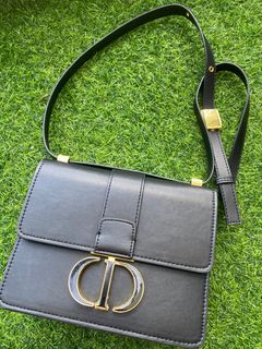 (Category: ) located in . Submitted by wardrobeee (Listing ID 1195432467, Image 1). Description: .