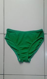 Celana Dalam Lycra