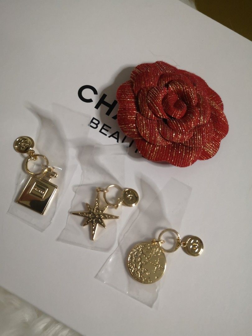 Chanel 2022 Chrismas charm, Women's Fashion, Watches & Accessories
