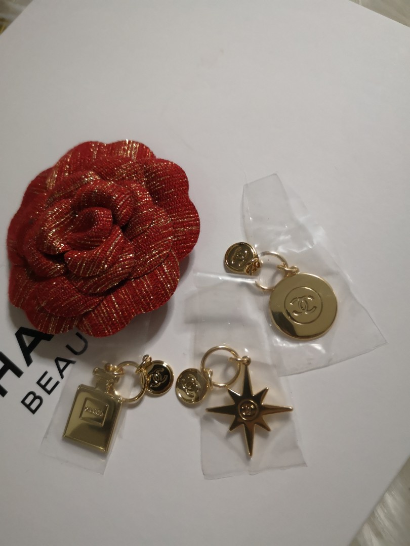 Chanel cc charms VIP Christmas gift, Women's Fashion, Jewelry & Organisers,  Charms on Carousell