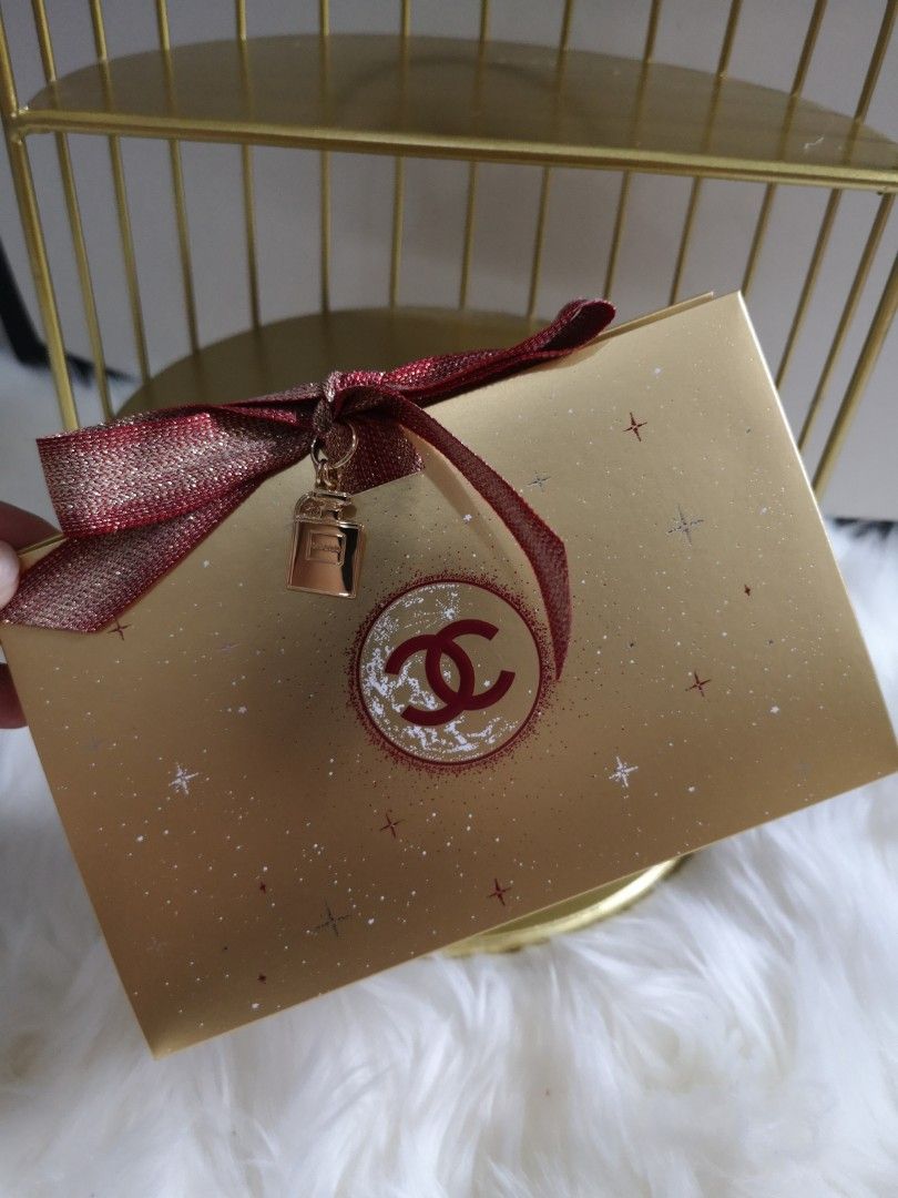 Chanel 2022 xmas packaging with charm