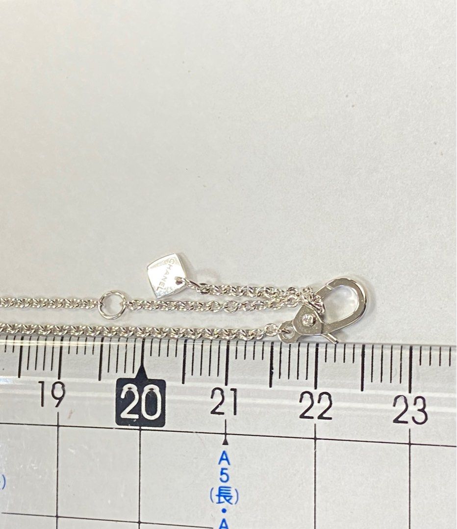 CHANEL(香奈兒) CoCo項鍊J12104 菱格紋圖騰18K白金鑲嵌鑽石項鍊 ！, 名牌精品, 精品配件在旋轉拍賣