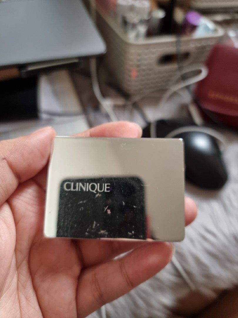 CLINIQUE EYESHADOW (Category: Makeup) located in Pasig City. Submitted by Andyglambeautyph (Listing ID 1195487191, Image 1). Description: Never used just opened to check PM me!.