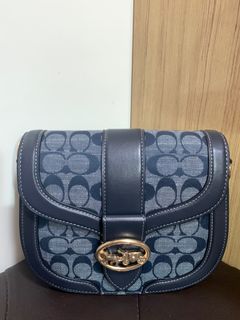（分類：）位於 。 由 kakatniss 提交（商品編號 1195587178，圖片 1）。簡介： 。