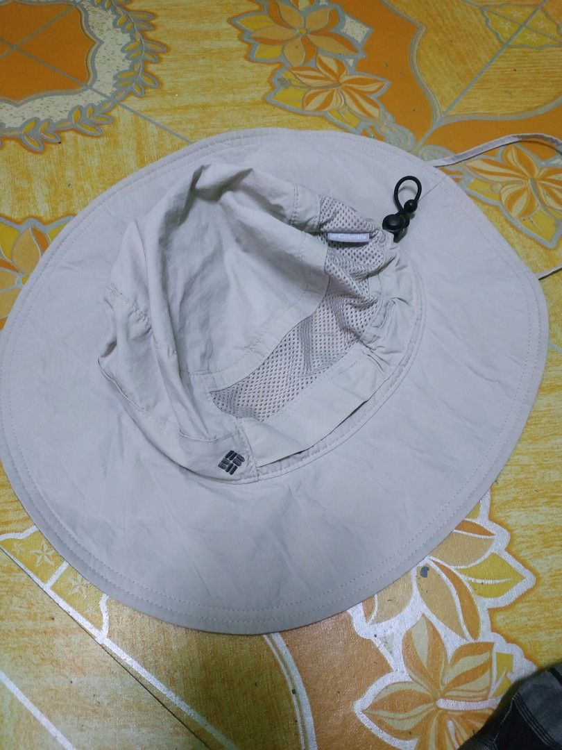 Columbia bucket hat, Men's Fashion, Watches & Accessories, Cap