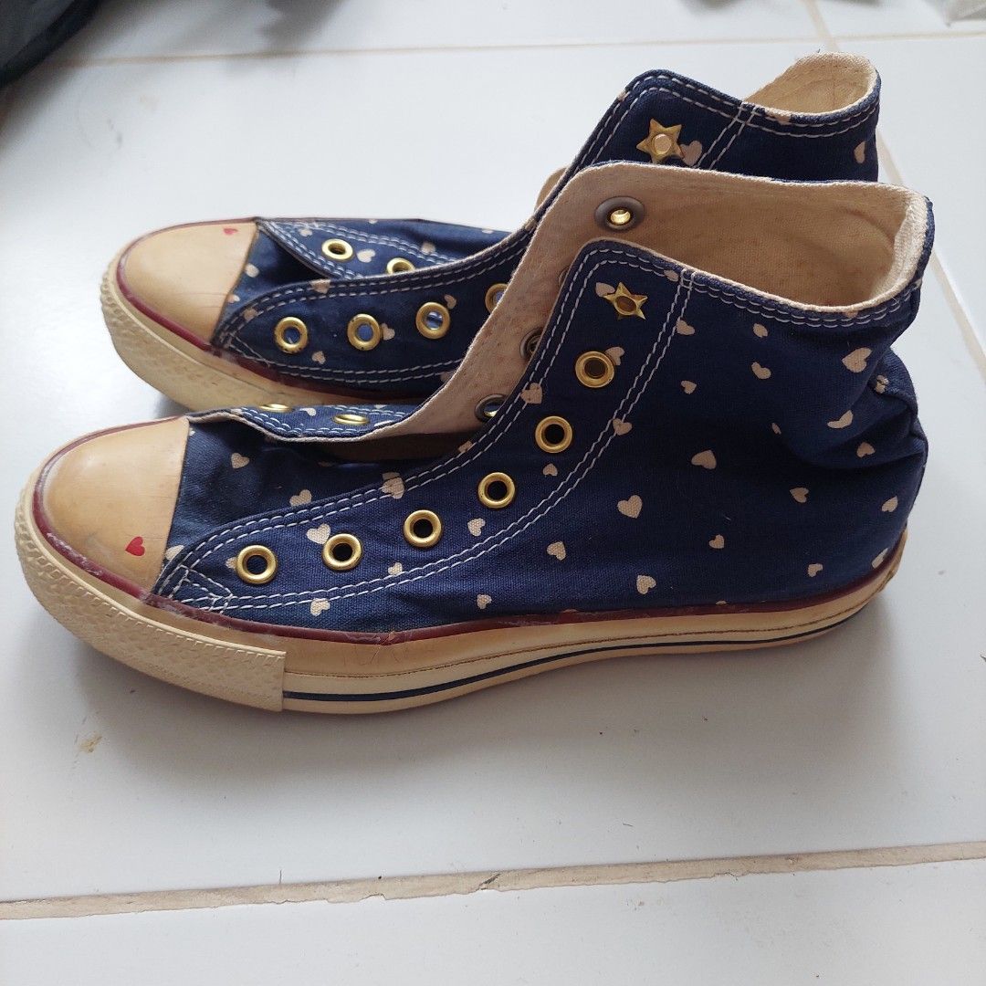 Converse heart Puma red violet (Category: Sneakers) located in Santa Rosa. Submitted by declutter_konmari (Listing ID 1195393900, Image 3). Description: 300 each 500 for 2 600 for 3 (converse, puma and nude pumps) Rbk white - sold well-used needs cleaning rfs: di nagagamit since nag pandemic.
