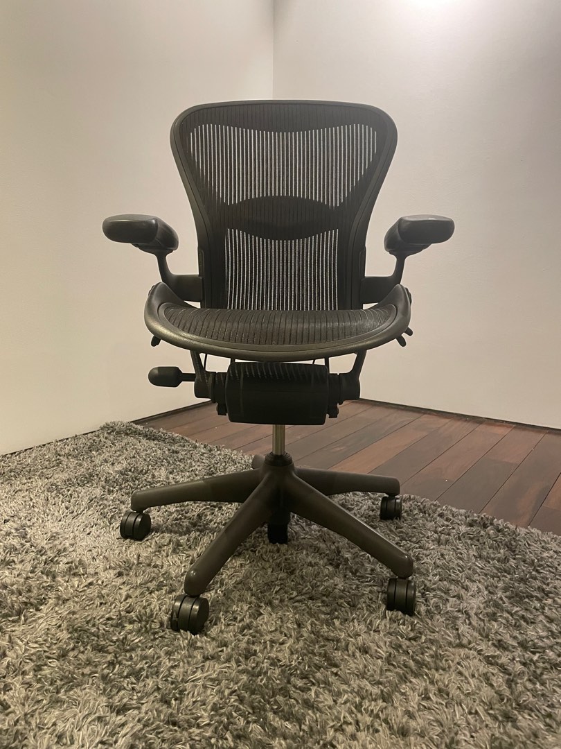 Deal Herman Miller Aeron Chair, Furniture & Home Living, Furniture