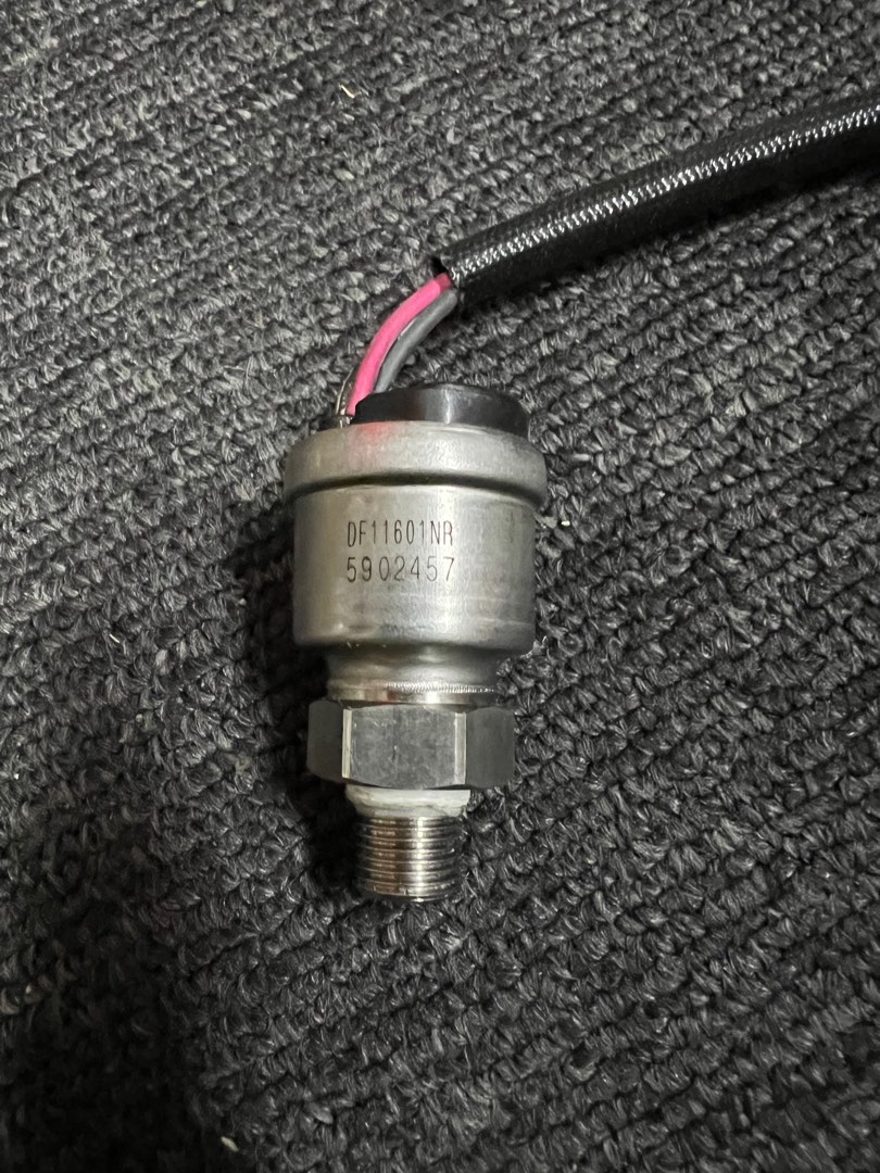 Defi oil pressure sensor, Car Accessories, Accessories on Carousell