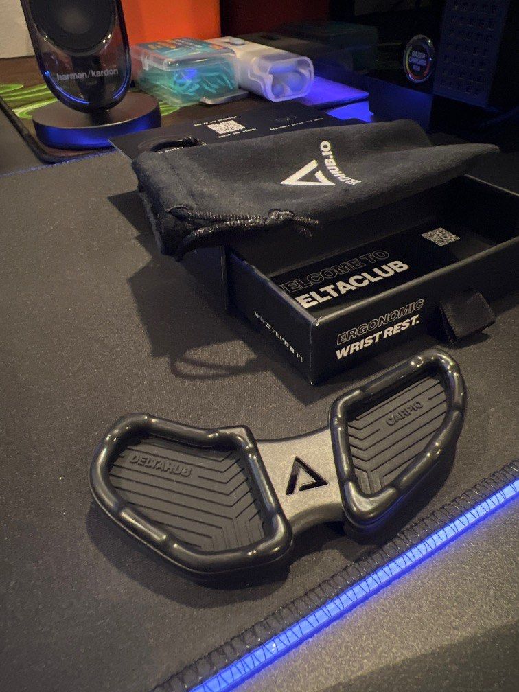 Deltahub ergonomic wrist rest caption 2.0, Computers & Tech, Parts