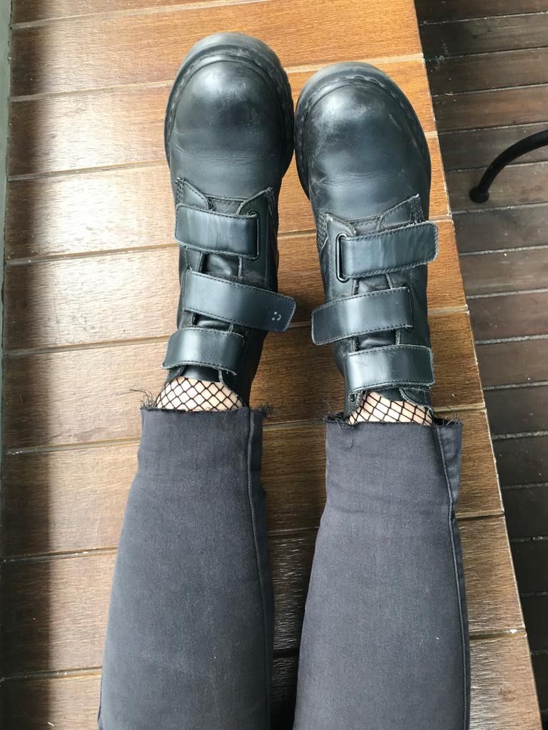 Doc martens coralia black store