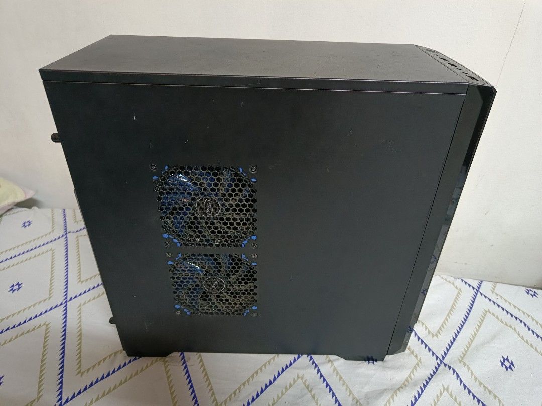 FOR SALE 2ND HAND PC CASE WITH FANS, Computers & Tech, Parts & Accessories, Other Accessories on