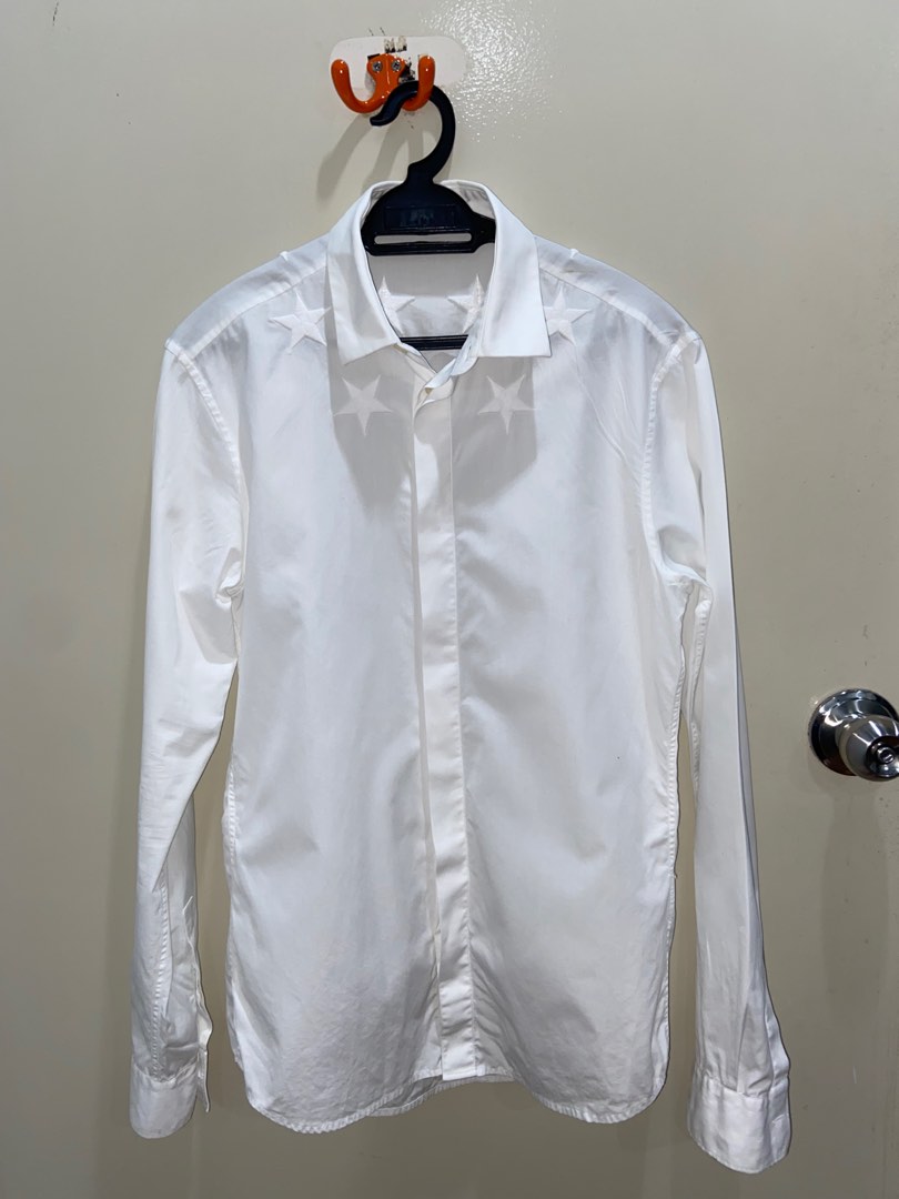 Givenchy star button outlet up
