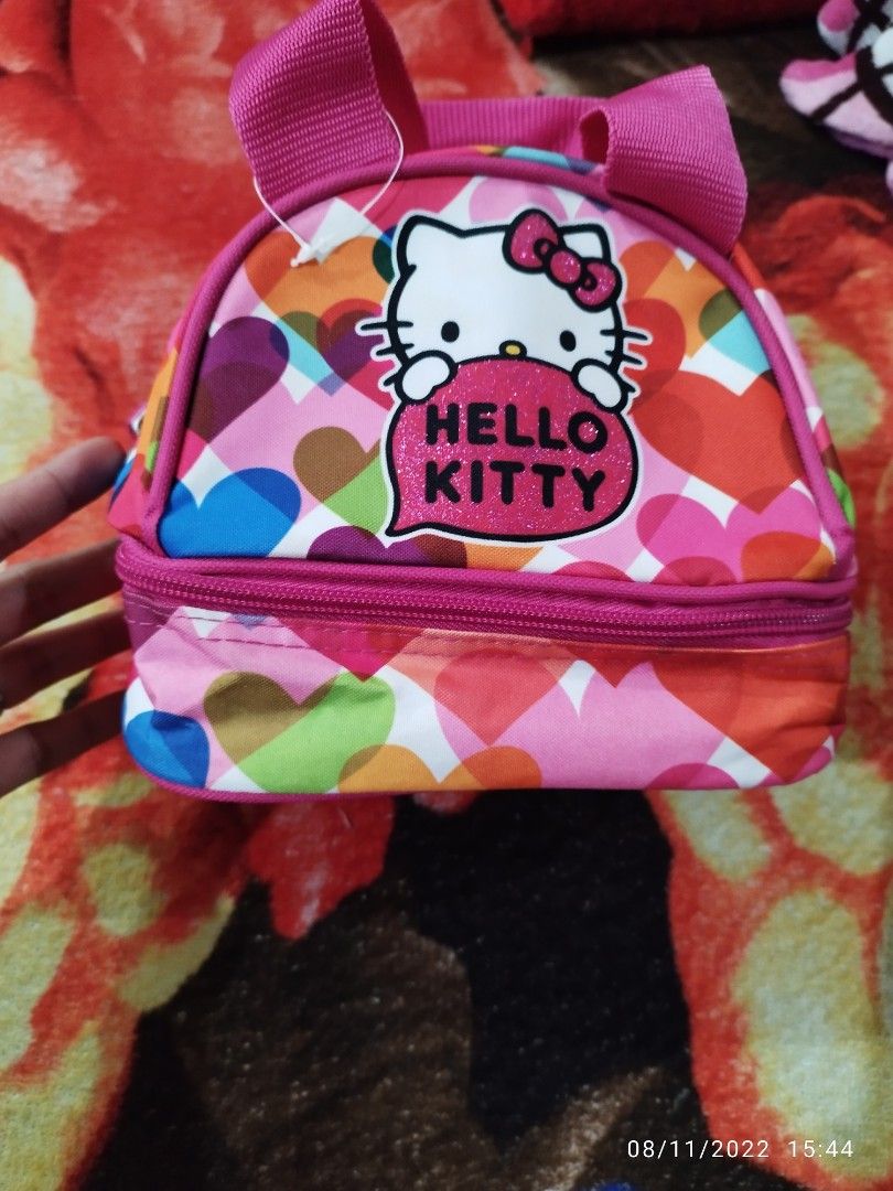 Hello Kitty Bag (Category: Other Babies Going Out Needs) located in Guiguinto. Submitted by clayne30 (Listing ID 1195485887, Image 2). Description: NO COD PAYMENT FIRST 👉Sanrio Hello Kitty Bag 👉W- 8" 👉L- 6" 👉check the photo for more info brandnew never been use no stain 👉Mode Of Payment ☑️Gcash ☑️BDO ☑️BPI ☑️METRO BANK 👉Courier ☑️J&T ( at shopee check out) ⛔Lalamove ⛔LBC ⛔GRAB ⛔GOGO EXPRESS ☑️SHOPEE Check Out 👉PM IS THE 🔑 ⛔No to Bogus Buy