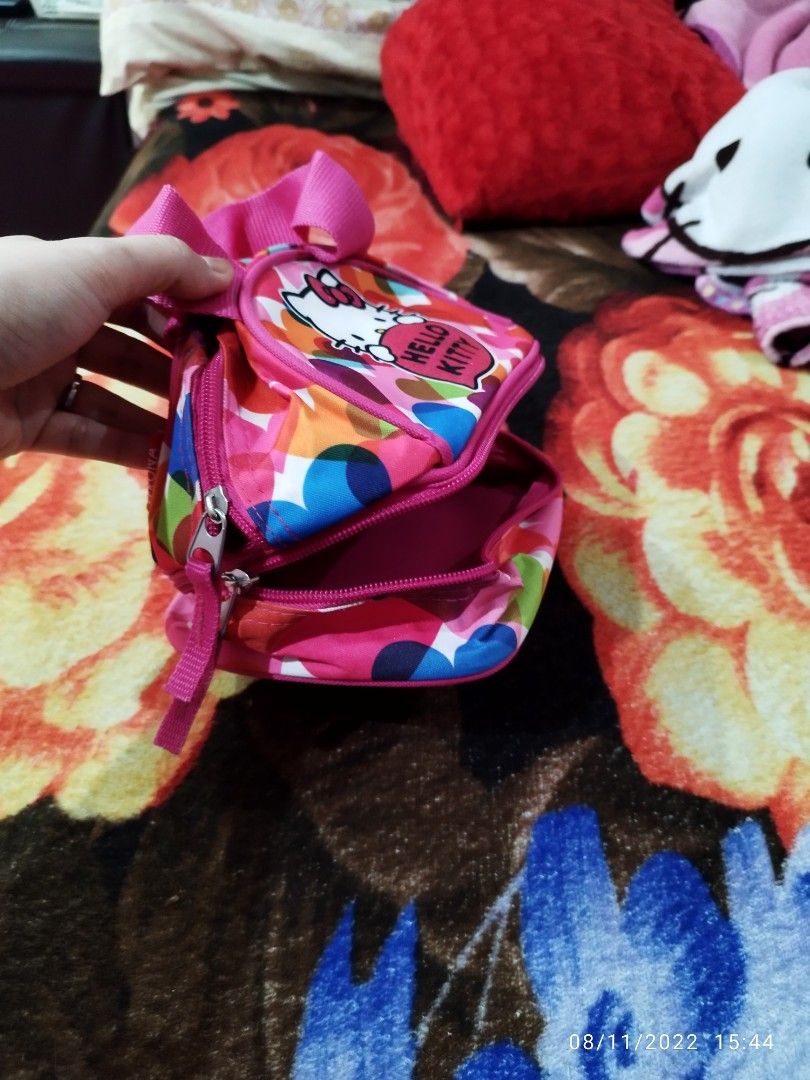 Hello Kitty Bag (Category: Other Babies Going Out Needs) located in Guiguinto. Submitted by clayne30 (Listing ID 1195485887, Image 3). Description: NO COD PAYMENT FIRST 👉Sanrio Hello Kitty Bag 👉W- 8" 👉L- 6" 👉check the photo for more info brandnew never been use no stain 👉Mode Of Payment ☑️Gcash ☑️BDO ☑️BPI ☑️METRO BANK 👉Courier ☑️J&T ( at shopee check out) ⛔Lalamove ⛔LBC ⛔GRAB ⛔GOGO EXPRESS ☑️SHOPEE Check Out 👉PM IS THE 🔑 ⛔No to Bogus Buy