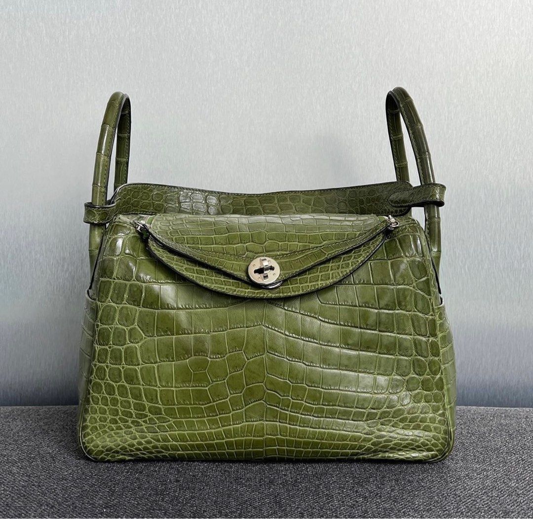 Hermes Lindy 30 in Pelouse: Crocodile Handbag