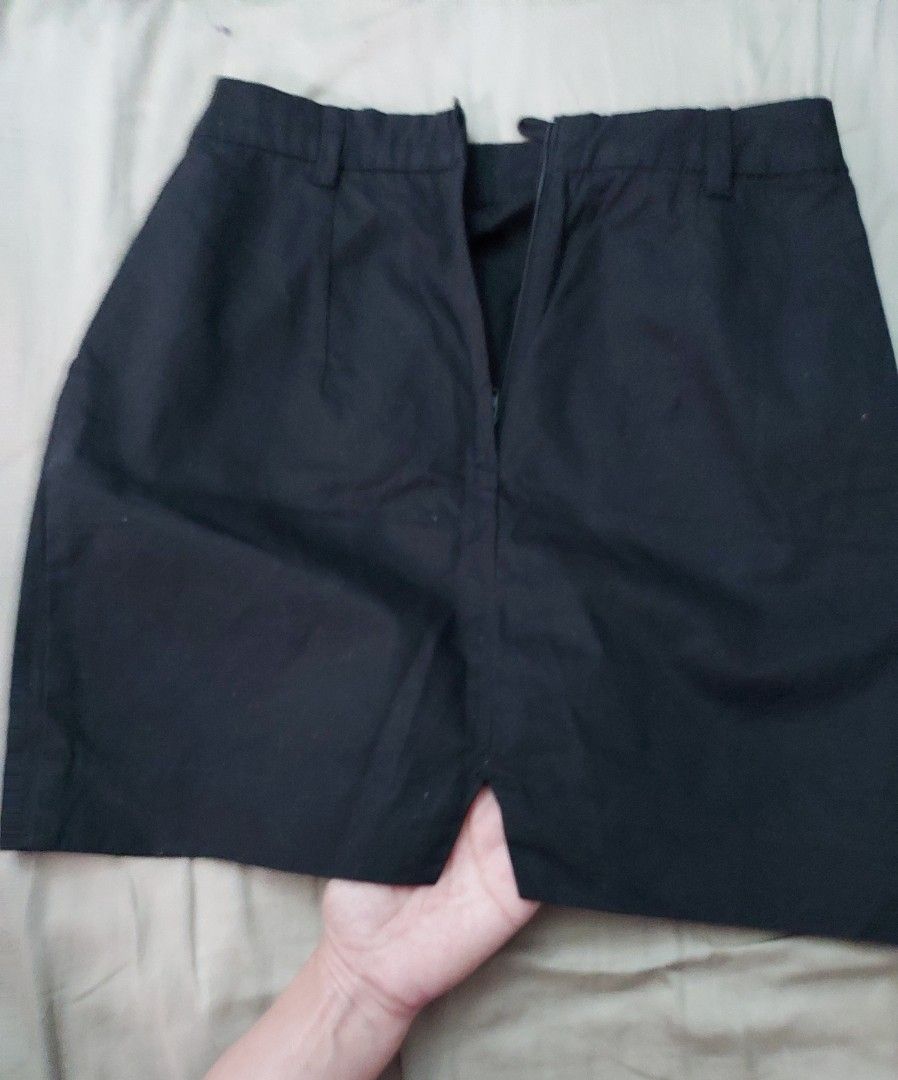 H&M corporate black skirt (Category: Skirts) located in Bulacan. Submitted by raiigop (Listing ID 1195396465, Image 2). Description: 🌼Size 32 on tag (XXS) 🌼No flaws 🌼with side pockets 🌼semi-paperbag style 🌼mini woven skirt 🌼actual & when worn photos displayed 🌼Reason for Selling - Decluttering 🌼actual measurement may request 🌼SF - shouldered by the buyer.