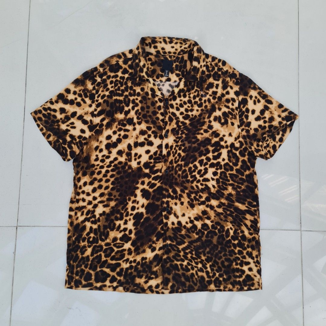 H and on sale m leopard shirt