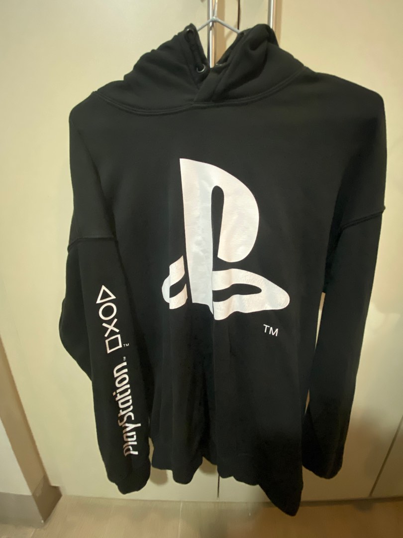 Playstation deals sweater black