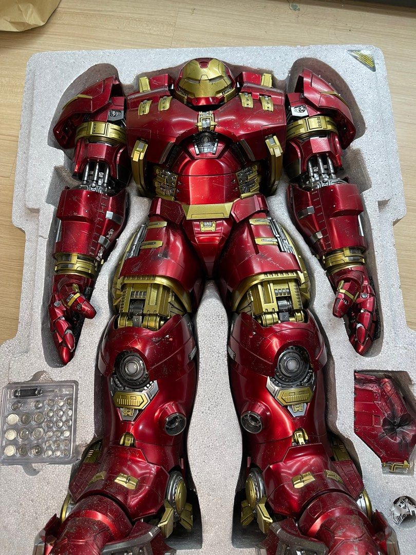 Hot toys hulkbuster price clearance