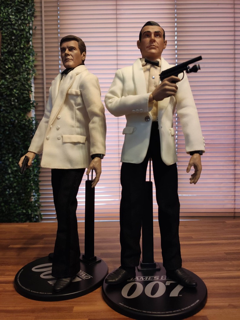 James Bond set by Sideshow 12 inches, Hobbies & Toys, Toys & Games on