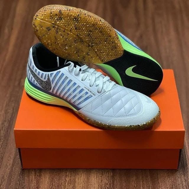 kasut futsal nike 2020