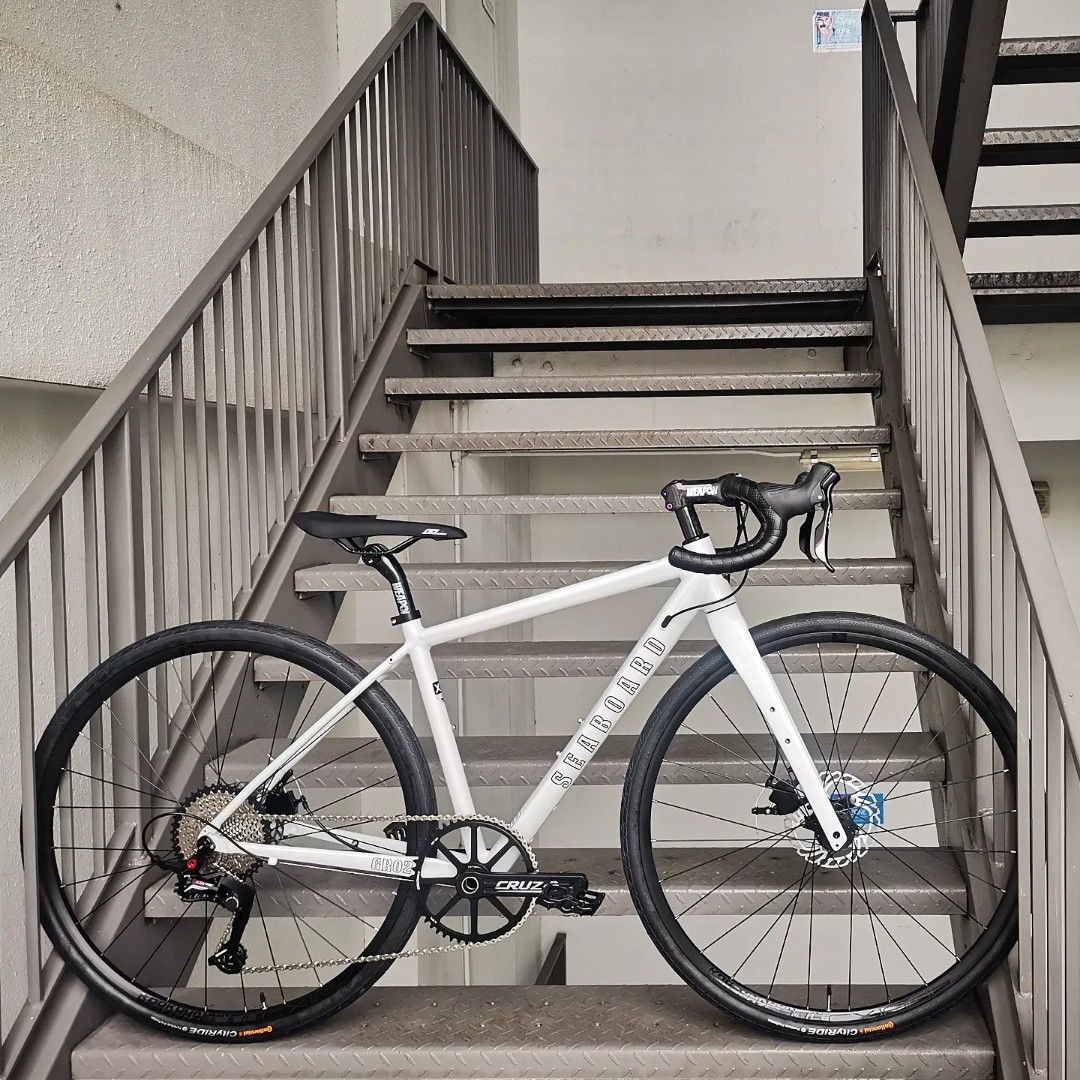 11 speed clearance hybrid bike