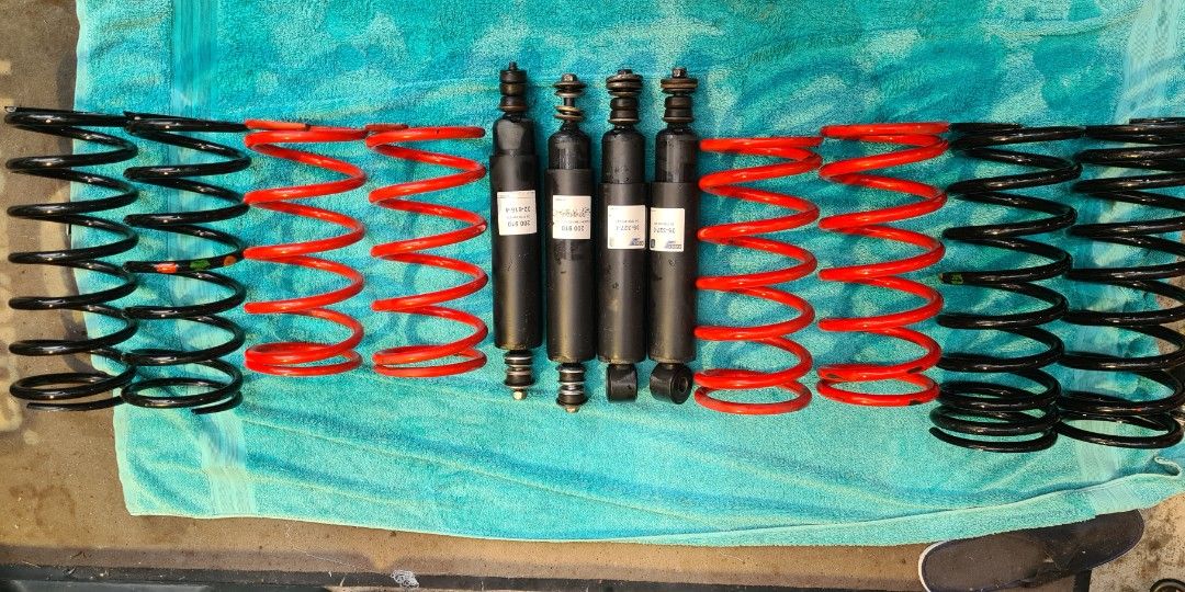 Landrover Defender Shocks and Springs 2 inch lowering, Car Accessories