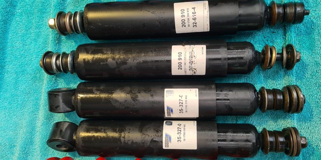 Landrover Defender Shocks and Springs 2 inch lowering, Car Accessories