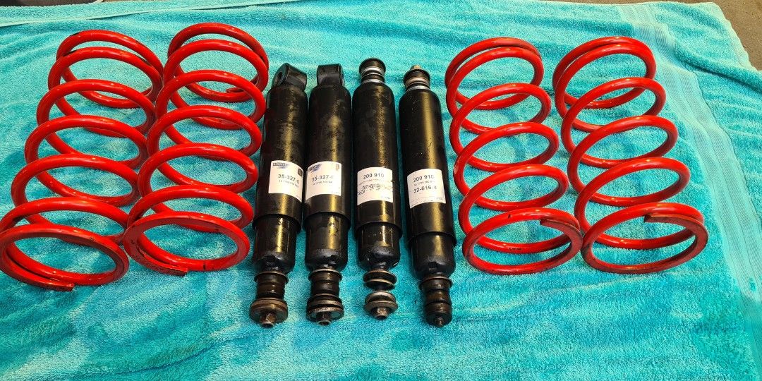 Landrover Defender Shocks and Springs 2 inch lowering, Car Accessories