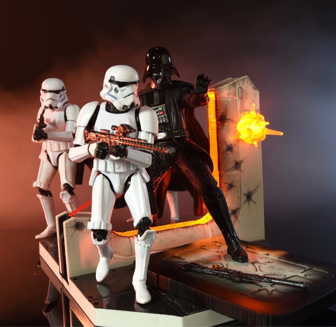 MISB Hasbro 2017 Star Wars Darth Vader Centrepiece Hobbies