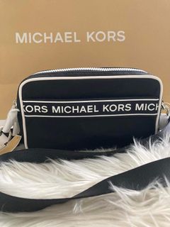 (Category: ) located in . Submitted by maiyasluxurybagshoppe (Listing ID 1195444377, Image 1). Description: .