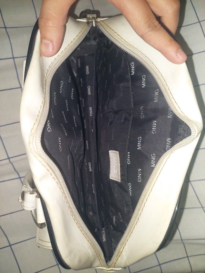 MNG bag (Category: Shoulder Bags) located in Manila. Submitted by jamyla (Listing ID 1195505916, Image 3). Description: as is needs cleaning.