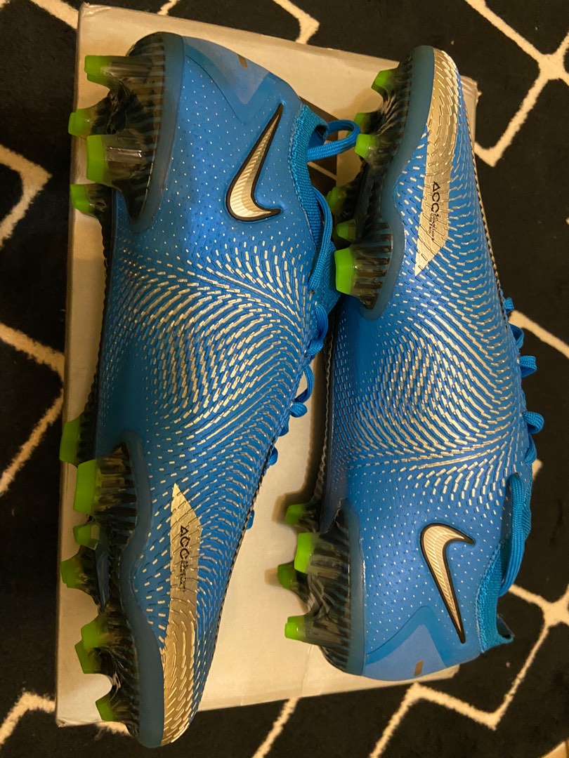 phantom football shoes