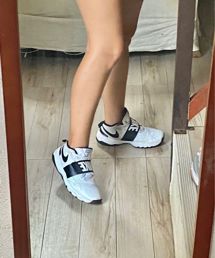 Nike Shoes 24cm (Category: Sneakers) located in Lapu Lapu. Submitted by steldeclutter (Listing ID 1195496770, Image 1). Description: .