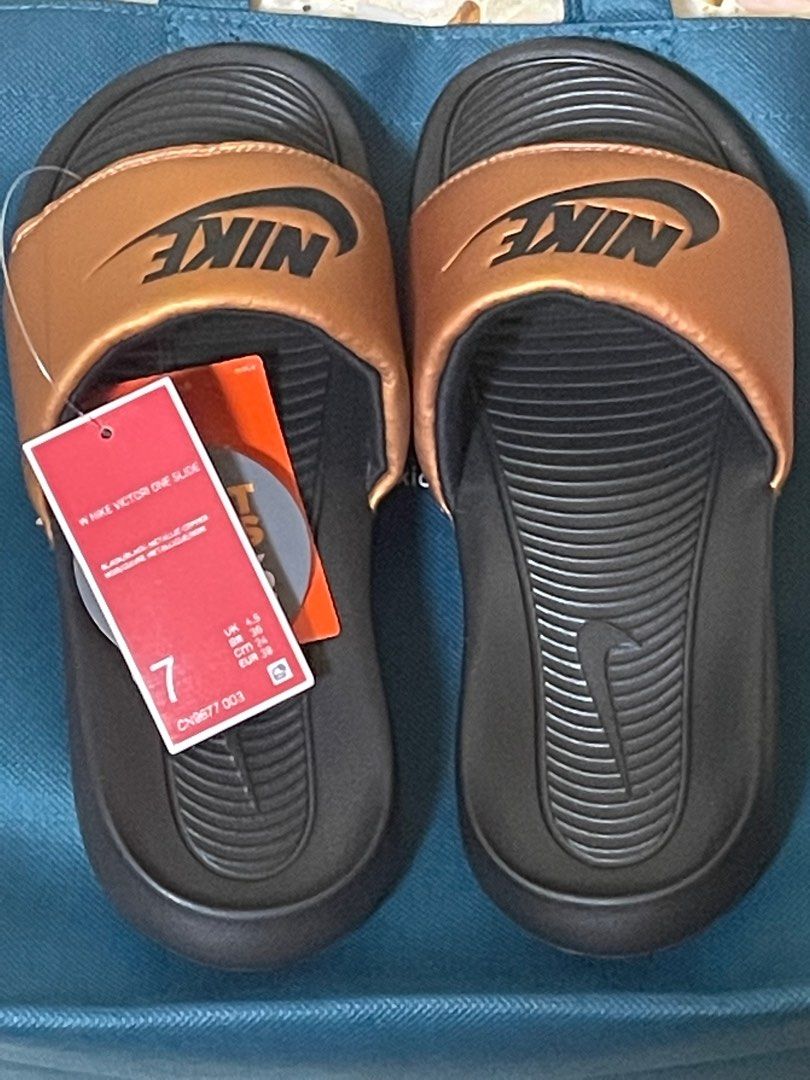 Nike Slides ( size 7), Women's Fashion, Footwear, Flipflops and Slides