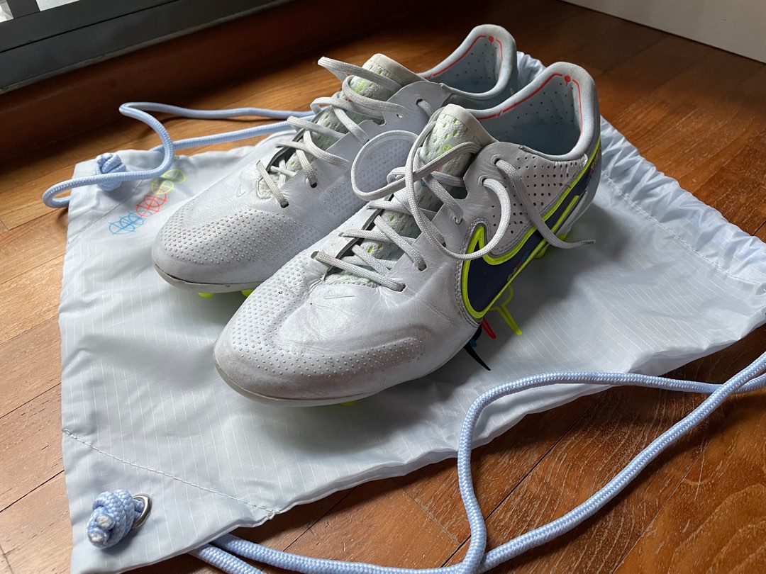 Nike tiempo top size 14