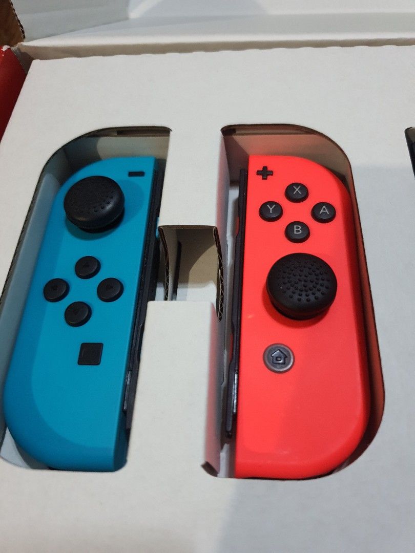 Nintendo switch V2 complete set like new, Video Gaming, Video Game