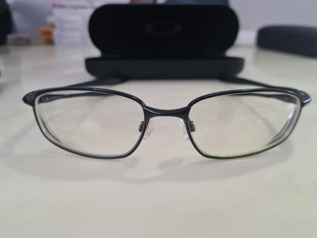 Oakley Blender 6B, Men's Fashion, Watches & Accessories, Sunglasses & Eyewear on Carousell