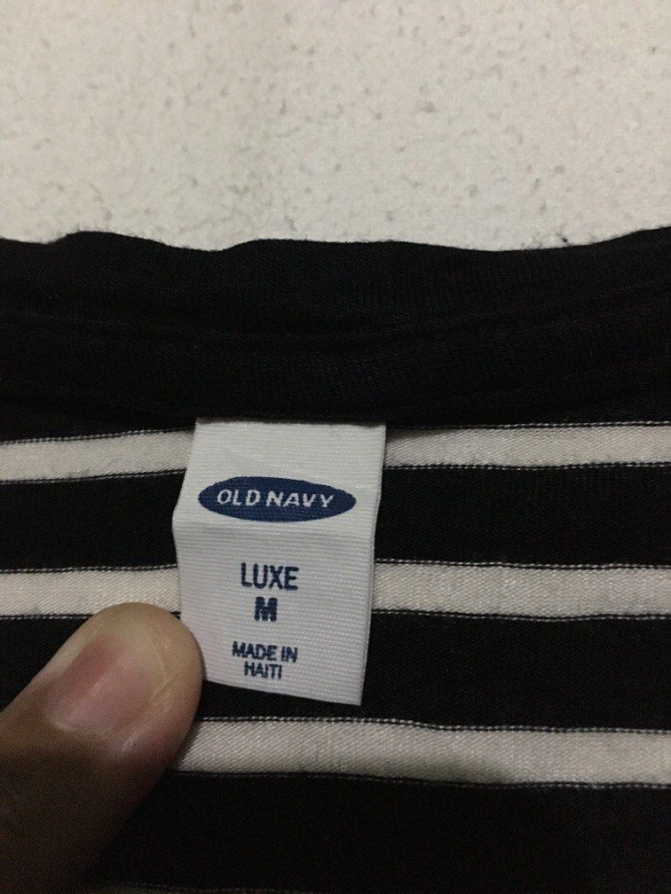Old navy stripe blouse Medium (Category: Blouses) located in Antipolo. Submitted by seylecious (Listing ID 1195557783, Image 2). Description: Old Navy long sleeves blouse b&w stipe pattern, vneck Size medium Stretchy material, soft cotton fabric Used but not abused Rfs: decluttering/wfh.