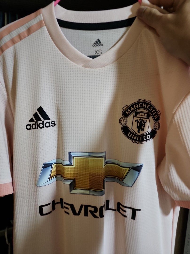 Player edition Manchester united jersey, Men's Fashion, Activewear on Carousell