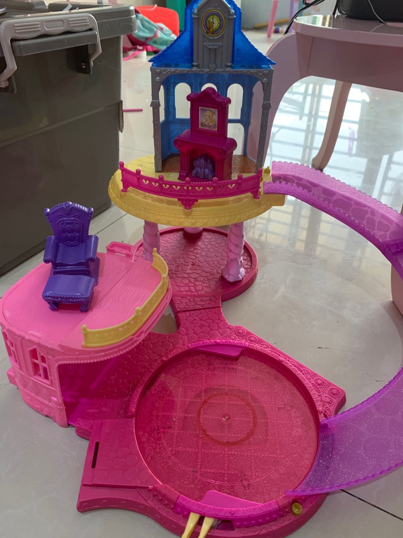 Big Princesses' Castle, Hobbies & Toys, Toys & Games on Carousell