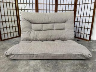 Reclining Floor Sofa
40”L x 25”W 

2 seater
Semi-recline
In good condition