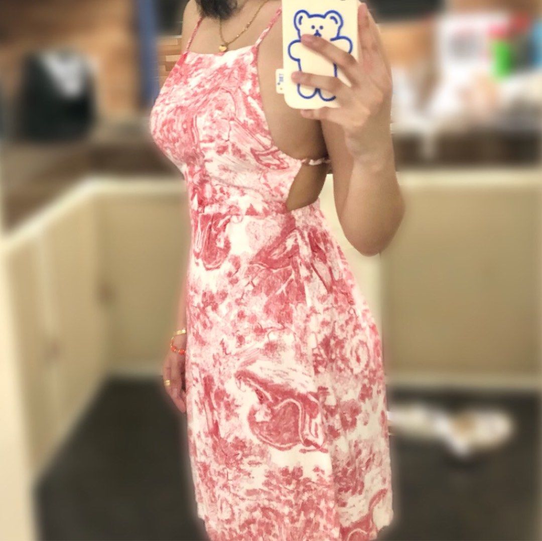 Red Backless Dress (Category: Dresses) located in Valenzuela. Submitted by sumtpcool (Listing ID 1194627325, Image 2). Description: 9.5/10 condition 🤍 with adjustable straps and garterized back ! •tried it on lang •v flattering • best fits to xs-m • material : toile .