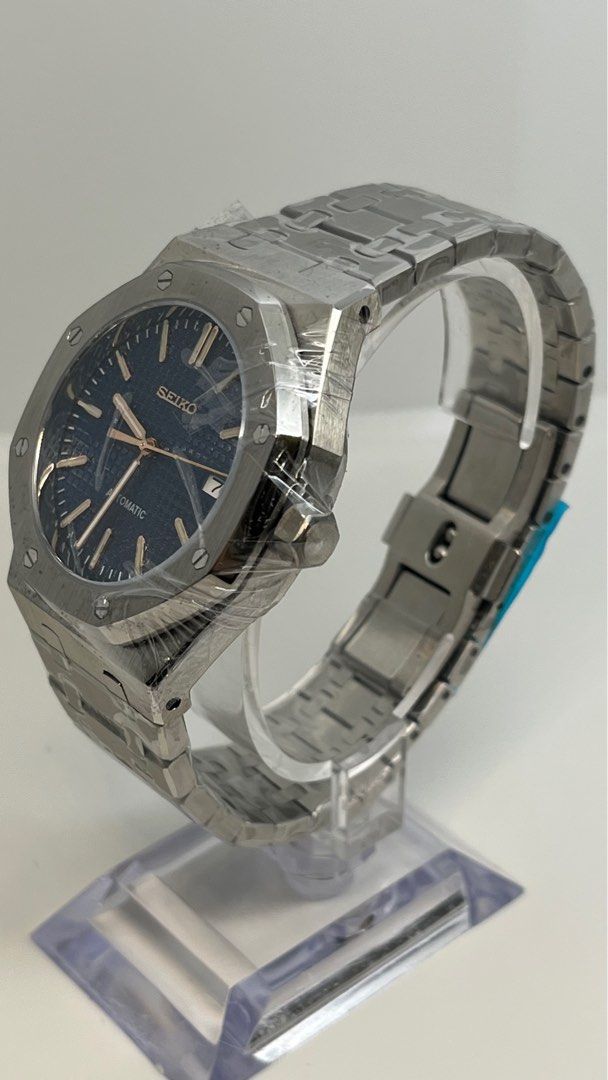 Seikoak Chrono Blue (Category: Men's Watches) located in San Juan City. Submitted by micadeegee (Listing ID 1195418521, Image 3). Description: ✅Movement: NH35 Movement ✅Strap Material: Stainless Steel ✅Hands: Green Luminous ✅Watch Diameter: 41mm ✅Case Thickness: 13.5mm ✅Case: Solid 316L Stainless Steel Case ✅Dial Material: Sapphire Glass.