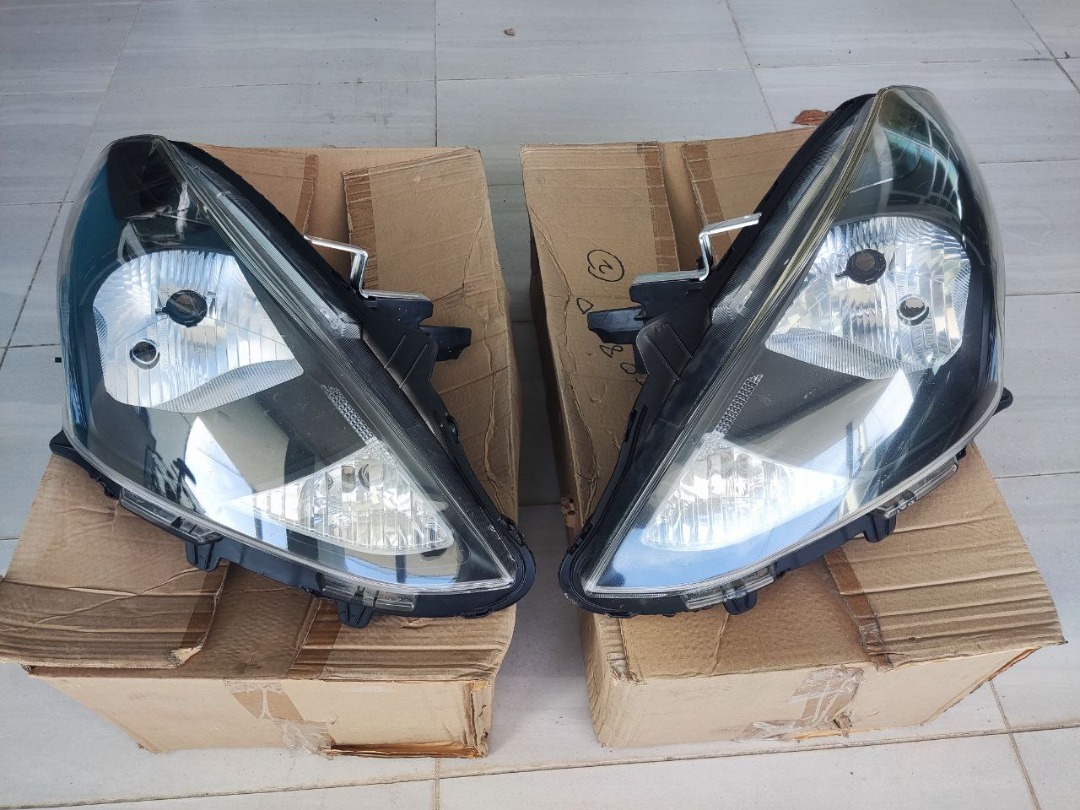 SMOKE HEADLAMP NISSAN ALMERA N17 MODEL FACELIFT, Auto Accessories on