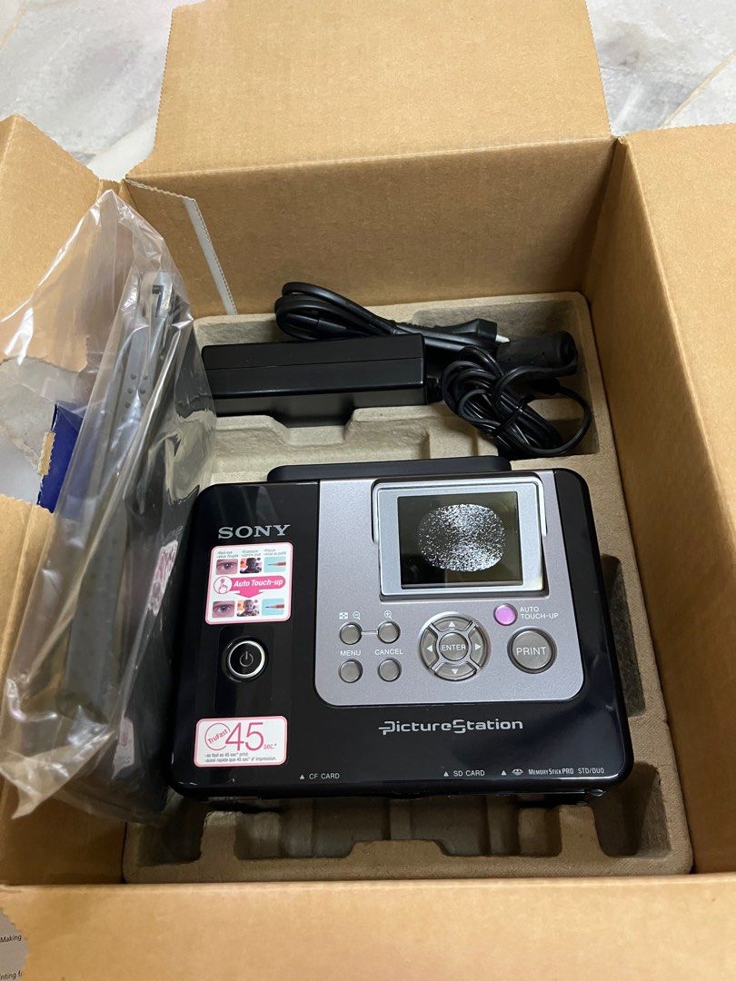 Sony DPPFP70 digital photo printer 4x6inch, Photography, Photography