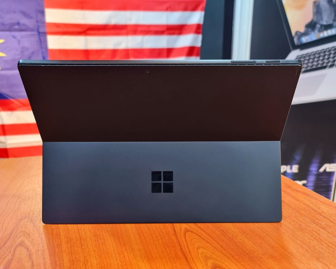 SURFACE PRO 7 STILL UNDER WARRANTY ACCIDENT & DAMAGE ENDJULY2023