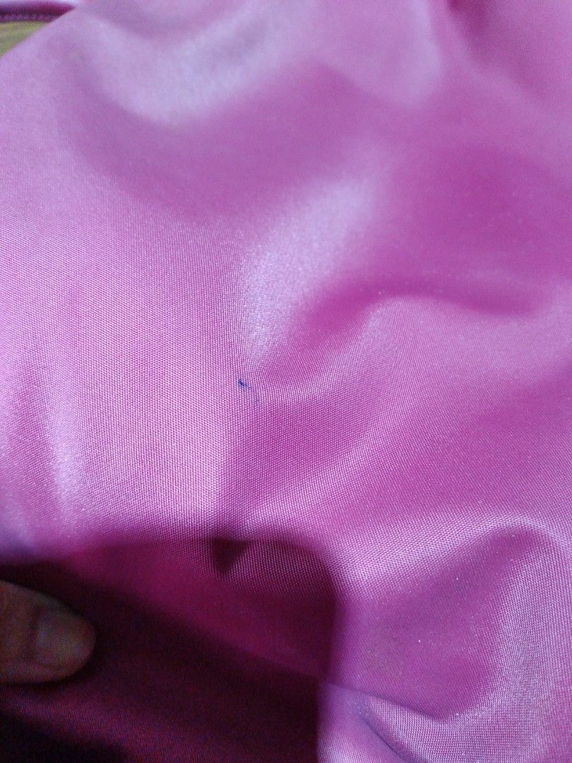 Tori Burch Pink Tote Bag Authentic (Category: Luxury Bags & Wallets) located in Antipolo. Submitted by lanetatum (Listing ID 1195472872, Image 3). Description: Has a small ink mark. Buttom part is dirty..